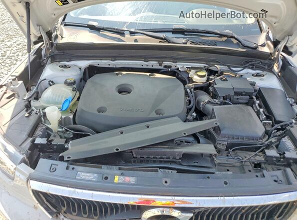 YV4AC2HK6L2286939 2020 VOLVO XC40 White Rear interior view