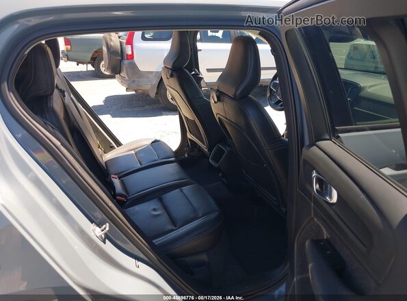YV4AC2HK7M2604519 2021 VOLVO XC40 Blue VIN կոդի պիտակի տեսք