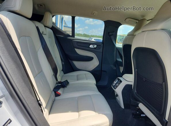 YV4AC2HK8M2486853 2021 VOLVO XC40 Gray Սալոնի հետևի տեսք