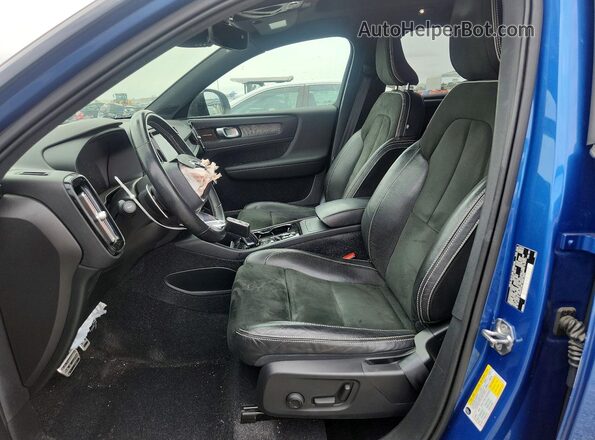 YV4AC2HM7L2314202 2020 VOLVO XC40 Blue წინა სალონის ხედი