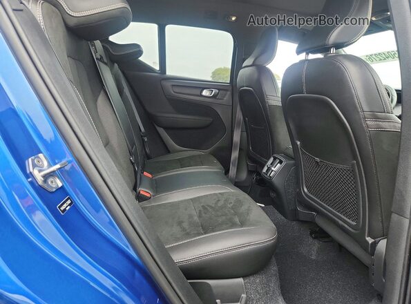 YV4AC2HM7L2314202 2020 VOLVO XC40 Blue უკანა სალონის ხედი