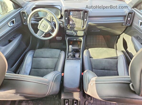 YV4AC2HM9L2295572 2020 VOLVO XC40 Gray Vista del salpicadero