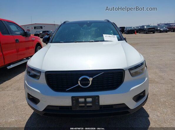 YV4AC2HM9N2700221 2022 VOLVO XC40 White Widok zestawu wskaźników