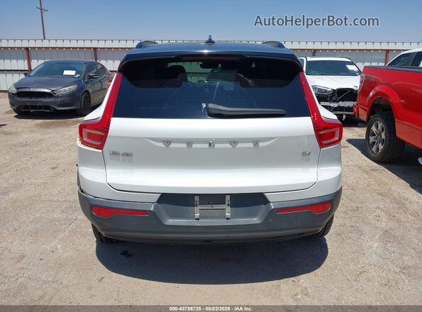 YV4AC2HM9N2700221 2022 VOLVO XC40 White 