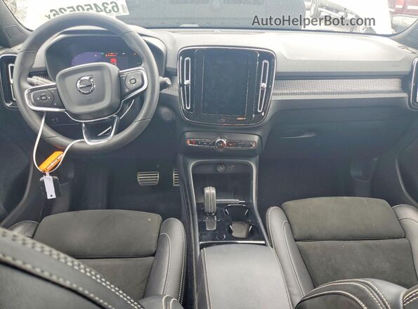 YV4ED3UB2N2677437 2022 VOLVO XC40 White Вид панелі приладів