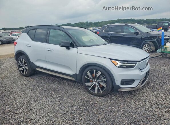 YV4ED3UB2N2677437 2022 VOLVO XC40 White Передня права чверть