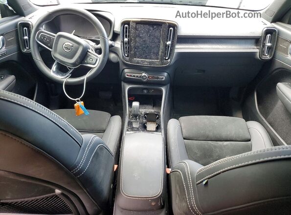 YV4ED3UM3P2990680 2023 VOLVO XC40 Blue Dashboard view