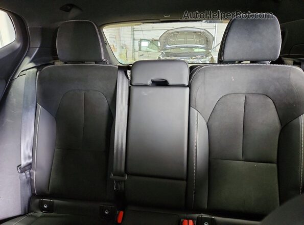 YV4ED3UM7P2096830 2023 VOLVO XC40 Black უკანა სავარძლების ხედი