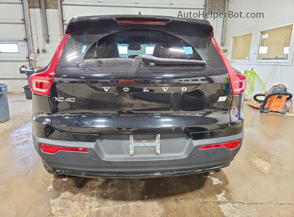 YV4ED3UM7P2096830 2023 VOLVO XC40 Black უკანა ხედი