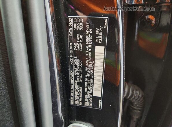 YV4ED3UM7P2096830 2023 VOLVO XC40 Black სალონის 360-გრადუსიანი ხედი