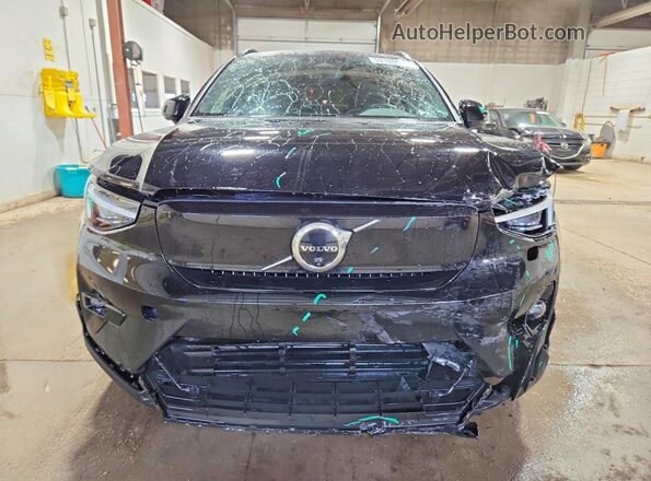 YV4ED3UM7P2096830 2023 VOLVO XC40 Black წინა ხედი