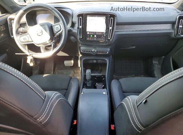 YV4ED3UR0M2544834 2021 VOLVO XC40 Green Widok deski rozdzielczej