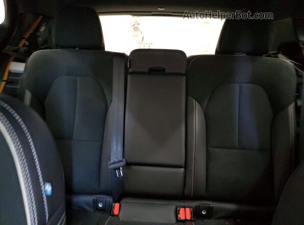 YV4ED3UR2M2567175 2021 VOLVO XC40 Black Widok tylnych siedzeń