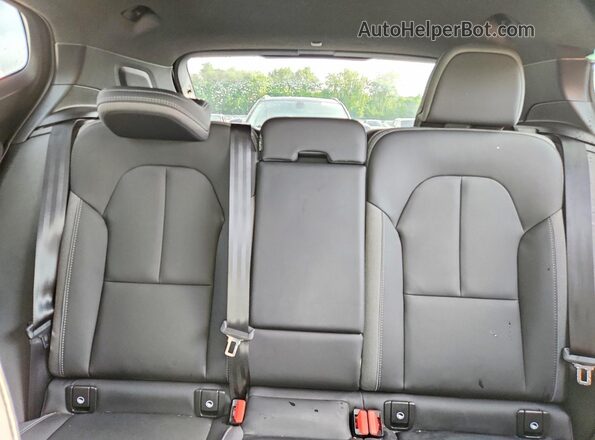YV4ED3UW8P2072621 2023 VOLVO XC40 White Widok tylnych siedzeń