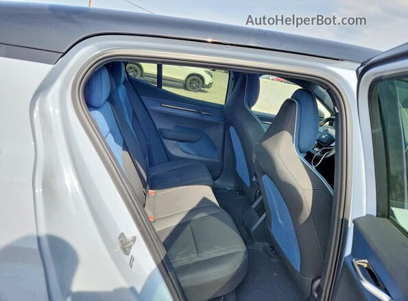 YV4EK3ZK5SS153015 2025 VOLVO EX30 Blue Vista interior trasera