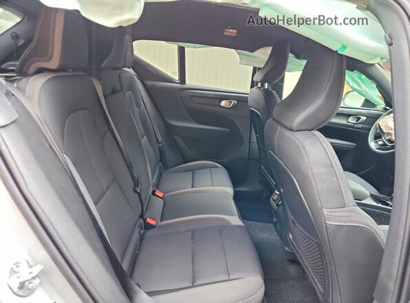 YV4ER3HJ0S2588268 2025 VOLVO EX40 Серый Вид задней части салона