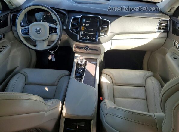 YV4H600L1N1843943 2022 VOLVO XC90 Gray Vista del salpicadero