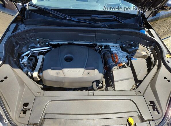 YV4H600Z0N1841024 2022 VOLVO XC90 Black Vista del compartimento del motor
