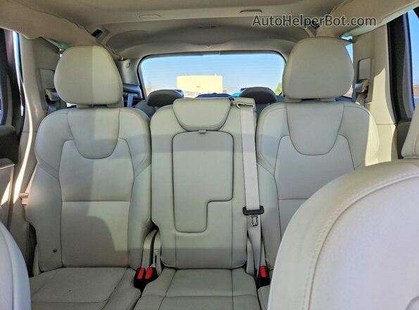 YV4H60CW9P1910250 2023 VOLVO XC90 White Հետևի նստատեղերի տեսք