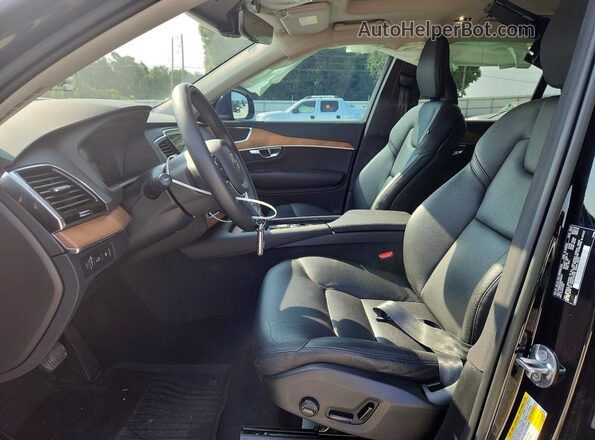 YV4H60CZ0N1849314 2022 VOLVO XC90 Черный Вид салона спереди