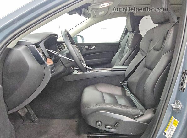 YV4H60DE2P1330098 2023 VOLVO XC60 Gray Vista interior delantera