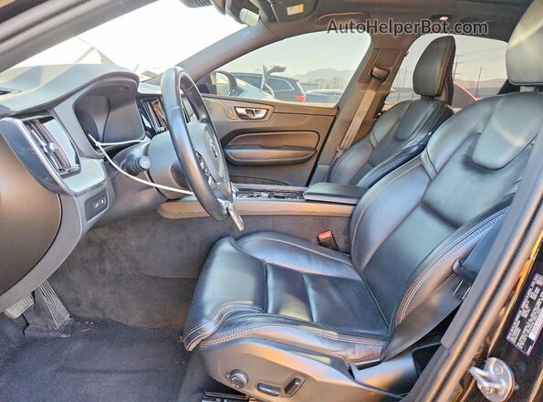 YV4H60DJ7R1911838 2024 VOLVO XC60 Black Widok wnętrza z przodu
