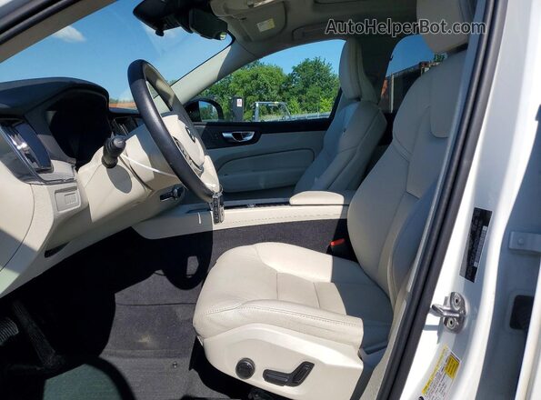 YV4H60DL2R1917516 2024 VOLVO XC60 Белый Вид салона спереди