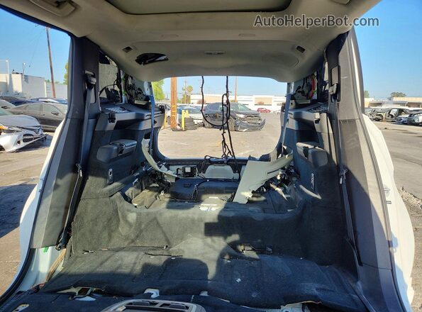 YV4H60PB6S1353457 2025 VOLVO XC90 White Vista de los asientos traseros