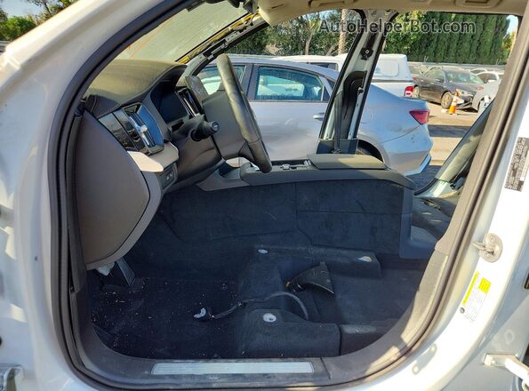 YV4H60PB6S1353457 2025 VOLVO XC90 White Vista interior delantera