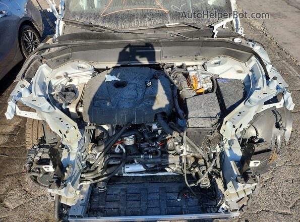 YV4H60PB6S1353457 2025 VOLVO XC90 White Vista del compartimento del motor