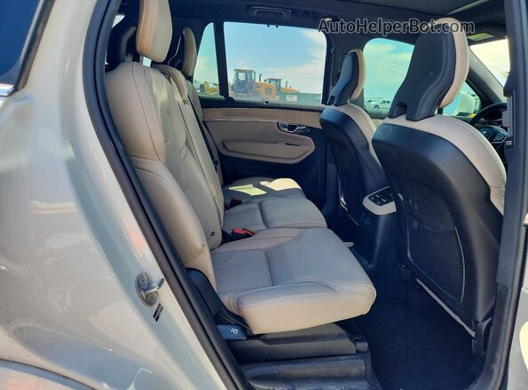 YV4H60PG2S1376665 2025 VOLVO XC90 White Widok wnętrza z tyłu