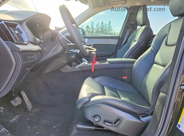 YV4H60PM1T1437267 2026 VOLVO XC90 Black Vista interior delantera