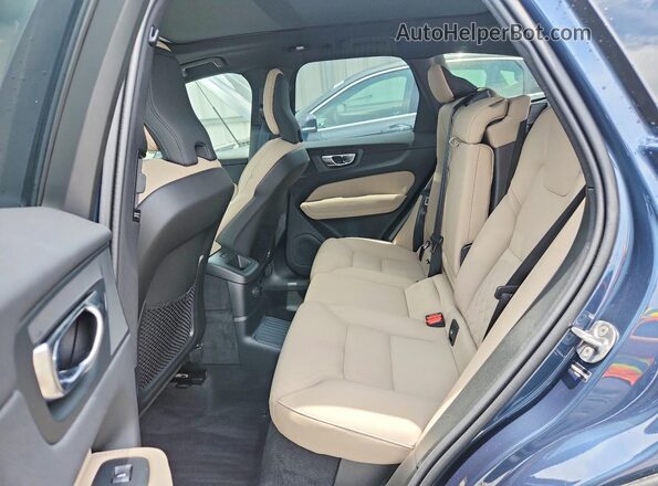 YV4H60RC0T1454162 2026 VOLVO XC60 Синий Вид задней части салона