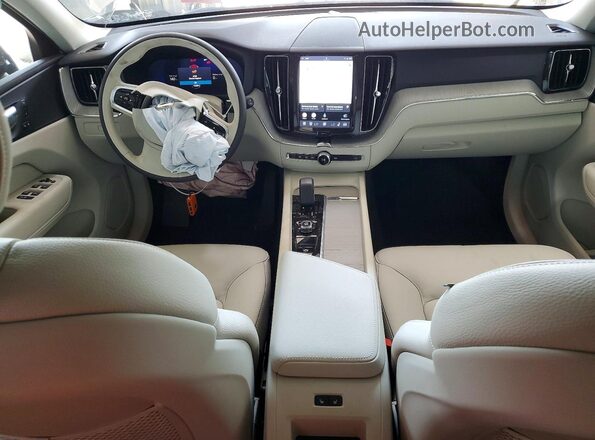 YV4H60RC2S1109360 2025 VOLVO XC60 White Առջևի վահանակի տեսք