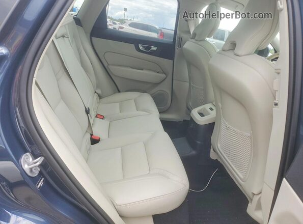 YV4H60RM7S1032560 2025 VOLVO XC60 Blue Vista de los asientos traseros