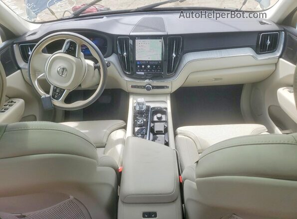 YV4H60RM7S1032560 2025 VOLVO XC60 Blue Vista del salpicadero