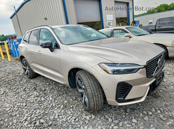YV4H60RM9S1147449 2025 VOLVO XC60 Gold Передня права чверть