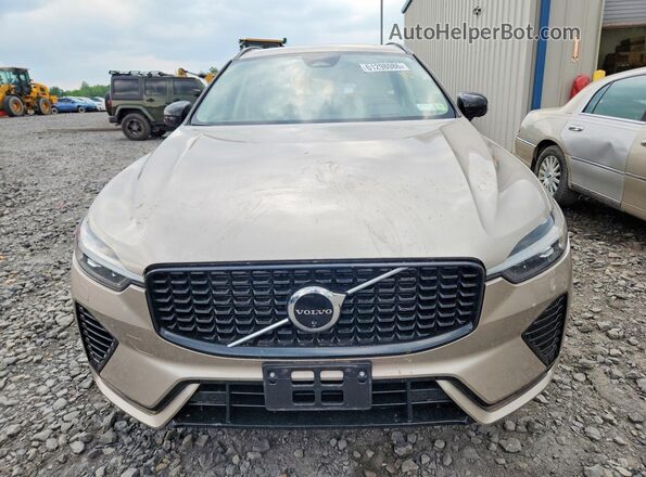 YV4H60RM9S1147449 2025 VOLVO XC60 Gold Вид спереду