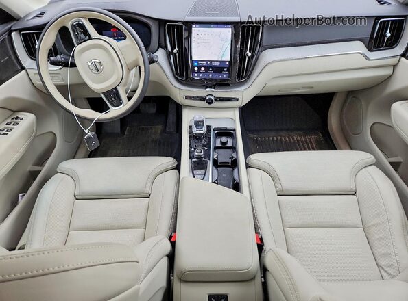 YV4H60RM9S1147449 2025 VOLVO XC60 Gold Вид панелі приладів
