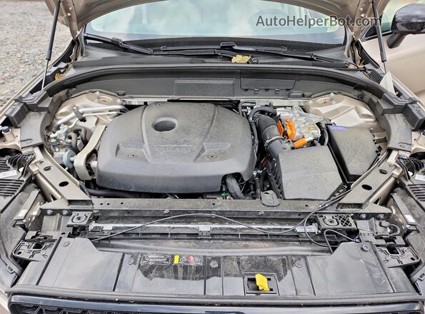 YV4H60RM9S1147449 2025 VOLVO XC60 Gold Вид підкапотного простору