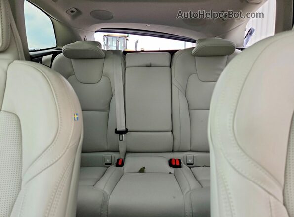 YV4H60RM9S1147449 2025 VOLVO XC60 Gold Вид задніх сидінь