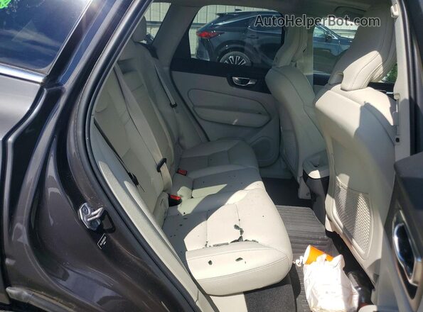 YV4L12DK9N1925781 2022 VOLVO XC60 Gray Widok tylnych siedzeń