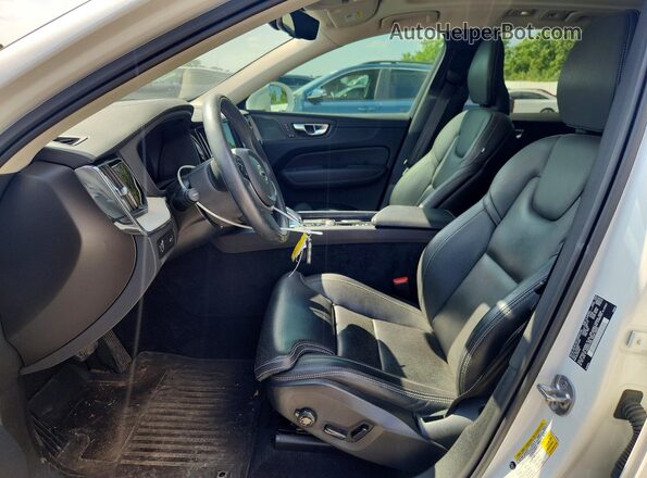 YV4L12DL6N1014588 2022 VOLVO XC60 White Вид салону спереду
