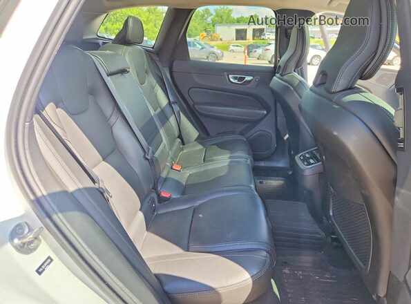 YV4L12DL6N1014588 2022 VOLVO XC60 White Вид задньої частини салону