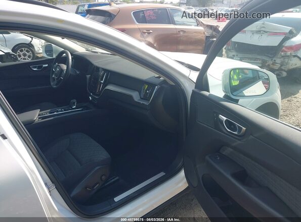YV4L12DV8P1358458 2023 VOLVO XC60 White Front interior view