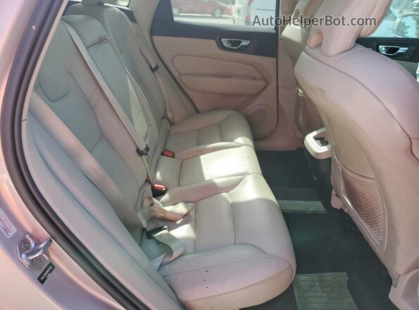 YV4L12RK0N1971749 2022 VOLVO XC60 Silver Սալոնի հետևի տեսք