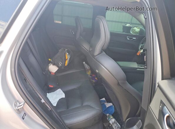 YV4L12RK1N1034909 2022 VOLVO XC60 Gray Widok wnętrza z tyłu
