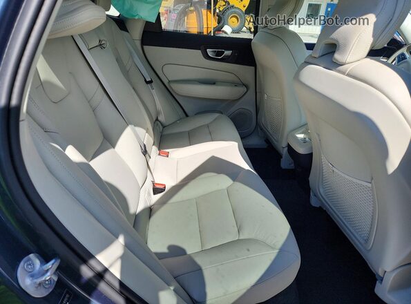 YV4L12RK1R1767113 2024 VOLVO XC60 Blue Vista de los asientos traseros