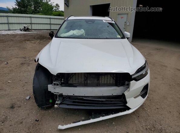 YV4L12RK3N1951902 2022 VOLVO XC60 Белый Вид спереди
