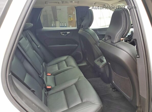 YV4L12RK3N1951902 2022 VOLVO XC60 Белый Вид задней части салона